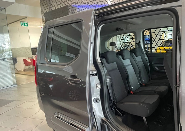 Toyota Proace City Verso cena 158500 przebieg: 1, rok produkcji 2024 z Suraż małe 37